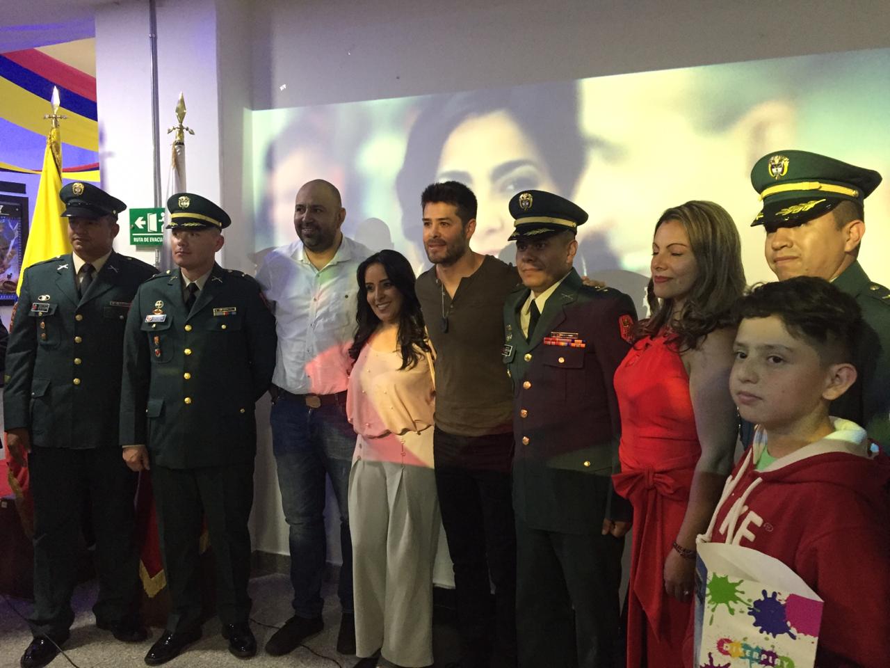 El coronel Contreras del Batallón Magdalena; Sandra Lorena Solarte, gestora social; José Ricardo Cruz, secretario de Gobierno municipal, e invitados especiales.